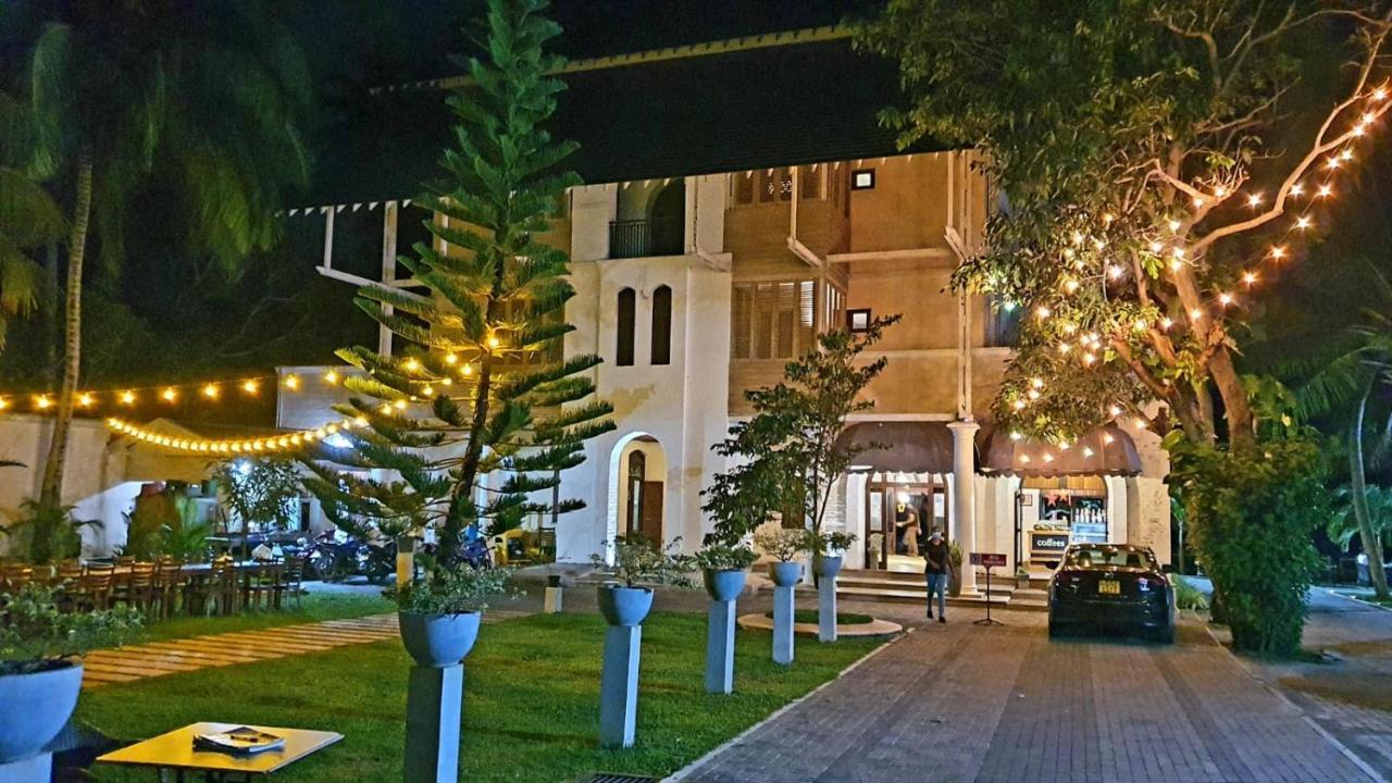 Hotel Leaf On Lagoon คาตุนายากา ภายนอก รูปภาพ